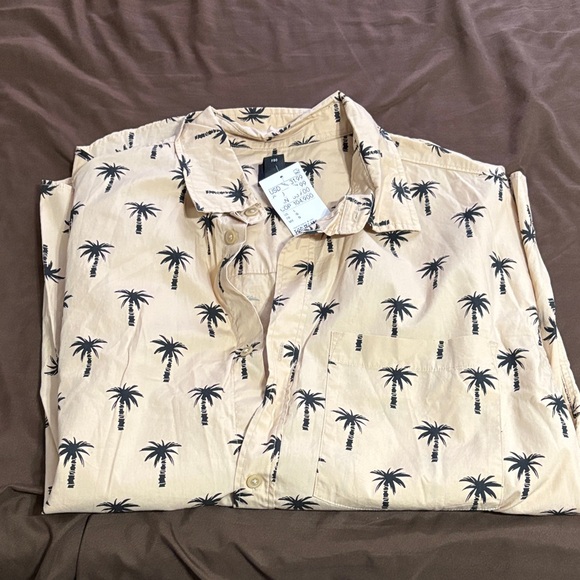 Relaxed Oversized Palm Tree Print Button Up - Picture 2 of 4